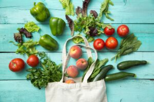 Früchte aus der Region kaufen – ein wichtiger Beitrag zu mehr Nachhaltigkeit im Alltag. Foto heatherdeffense via Twenty20
